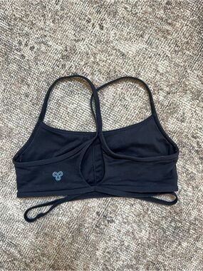 Aritzia TNAction Black Strappy Stretch Sports Bra Size S